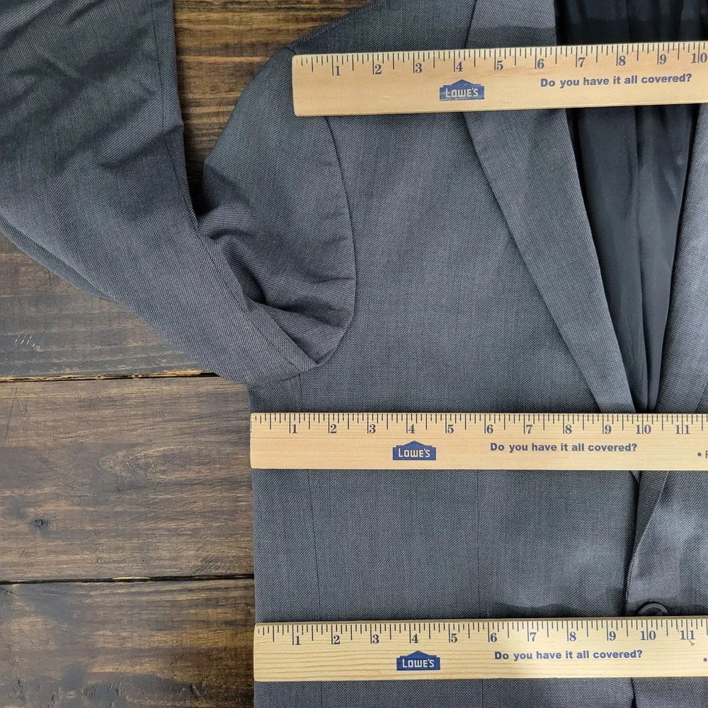 Kenneth Cole Reaction Men's‎ Sport Coat Blazer Two Button Gray Size about 42R